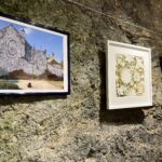 Exposition de dentelle dans l'ancienne église Saint-Gilles à Ambialet - la dentelle réinventée avec les oeuvres de NeSpoon Virginie Morati et Agnès Herczeg